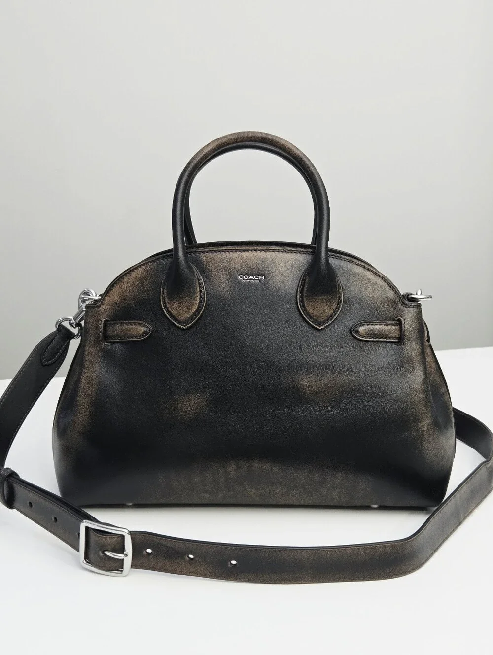 COACH SOFT EMPIRE CARRYALL BAG 28 IN LOVED LEATHER - Picture 6 of 14